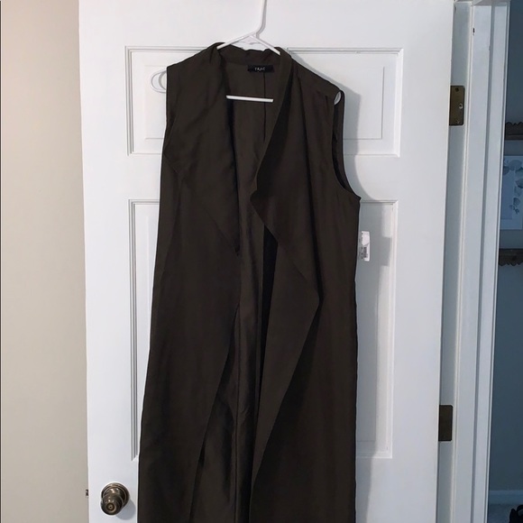 Long vest. - Picture 1 of 5